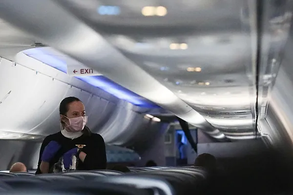 sized-delta-flight-attendant.jpeg
